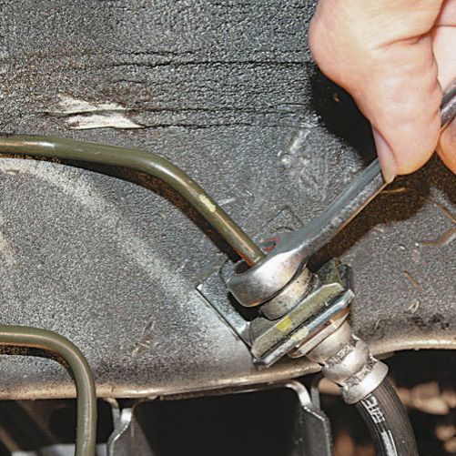 Замена тормозной трубки