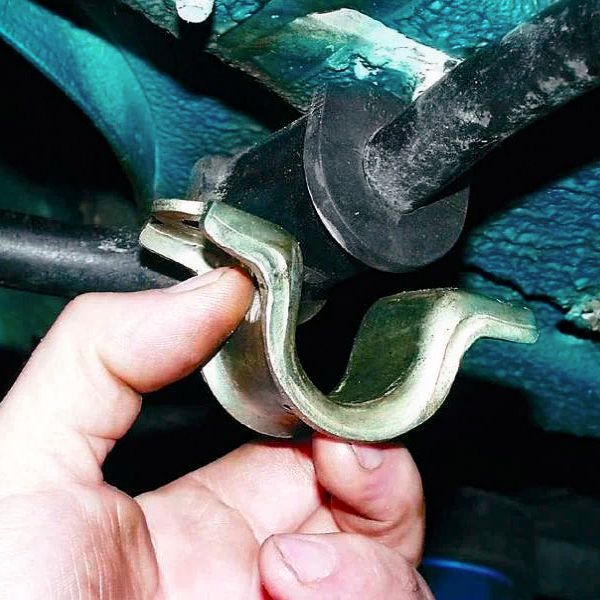 Замена втулки стабилизатора