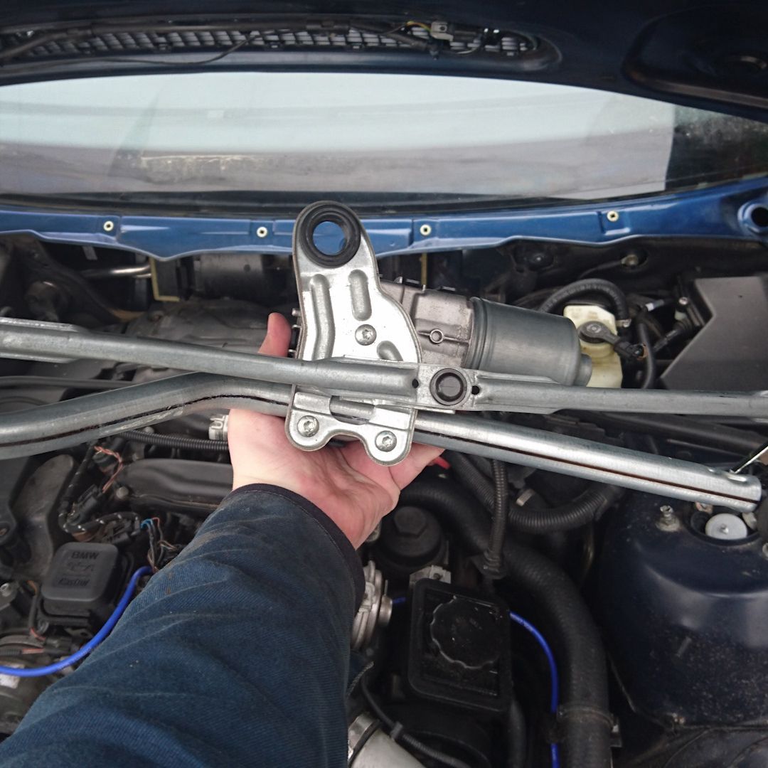 Замена электромотора дворников