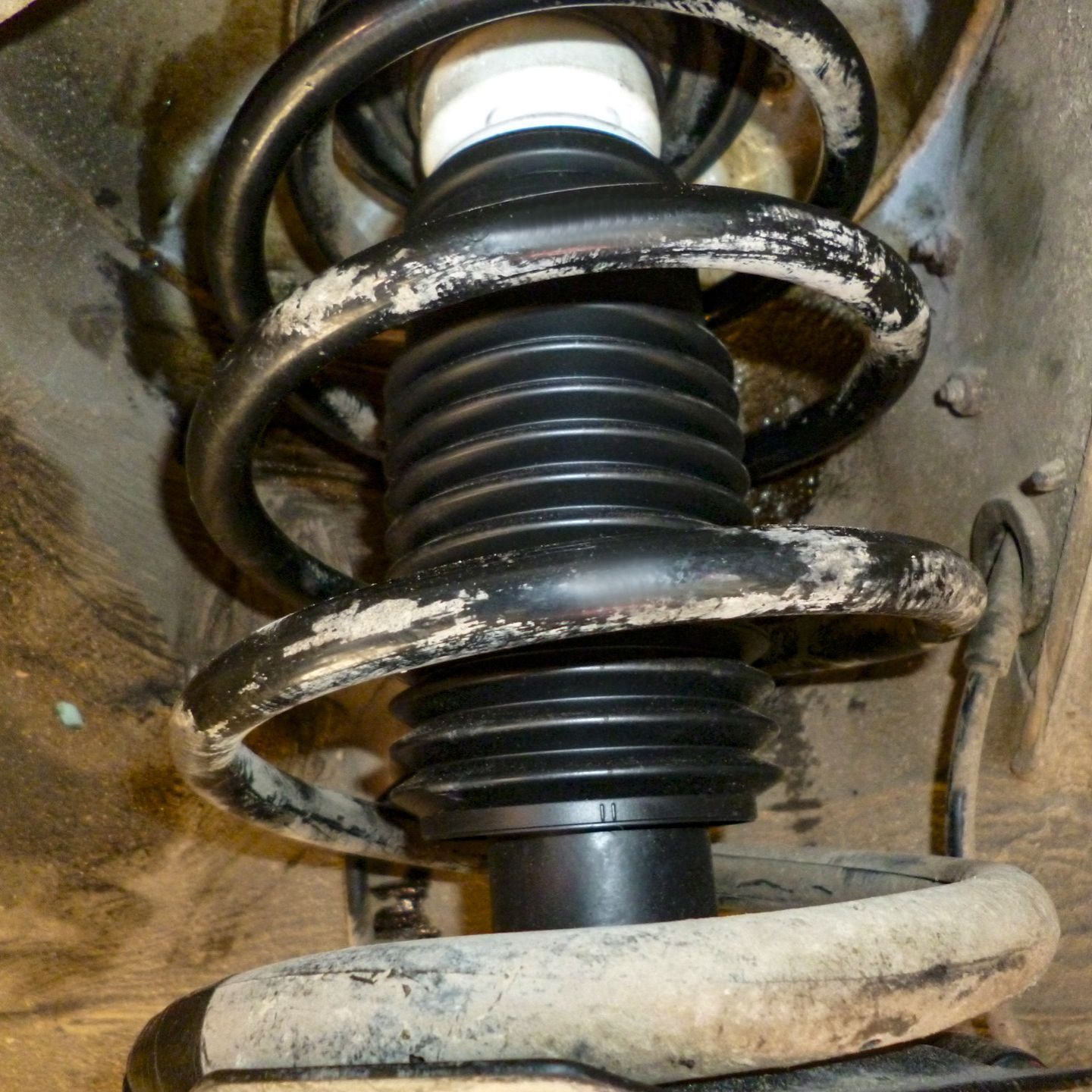 Замена пыльника амортизатора