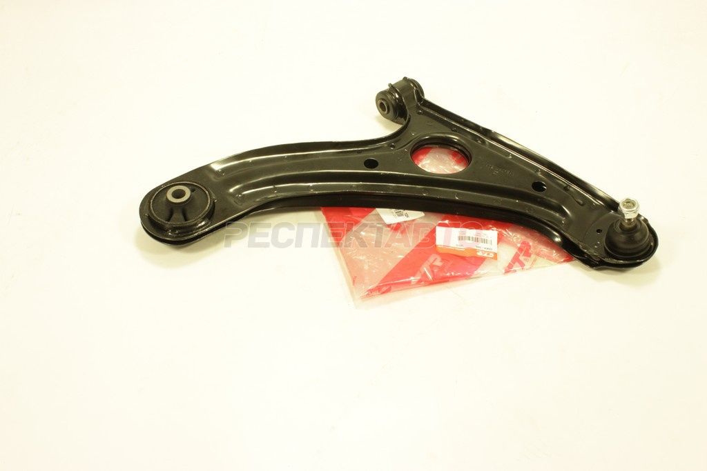 Рычаг передний правый