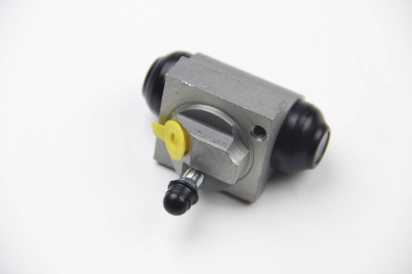 Цилиндр тормозной задний левый