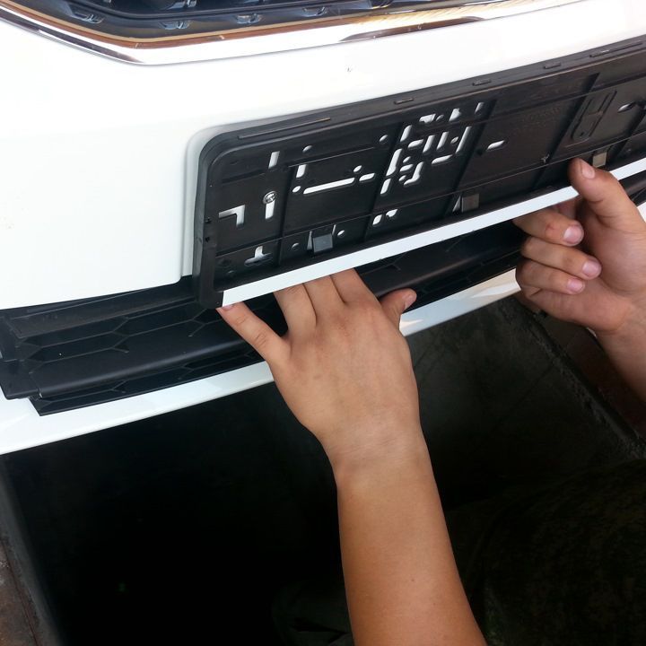 Установка рамок номерного знака