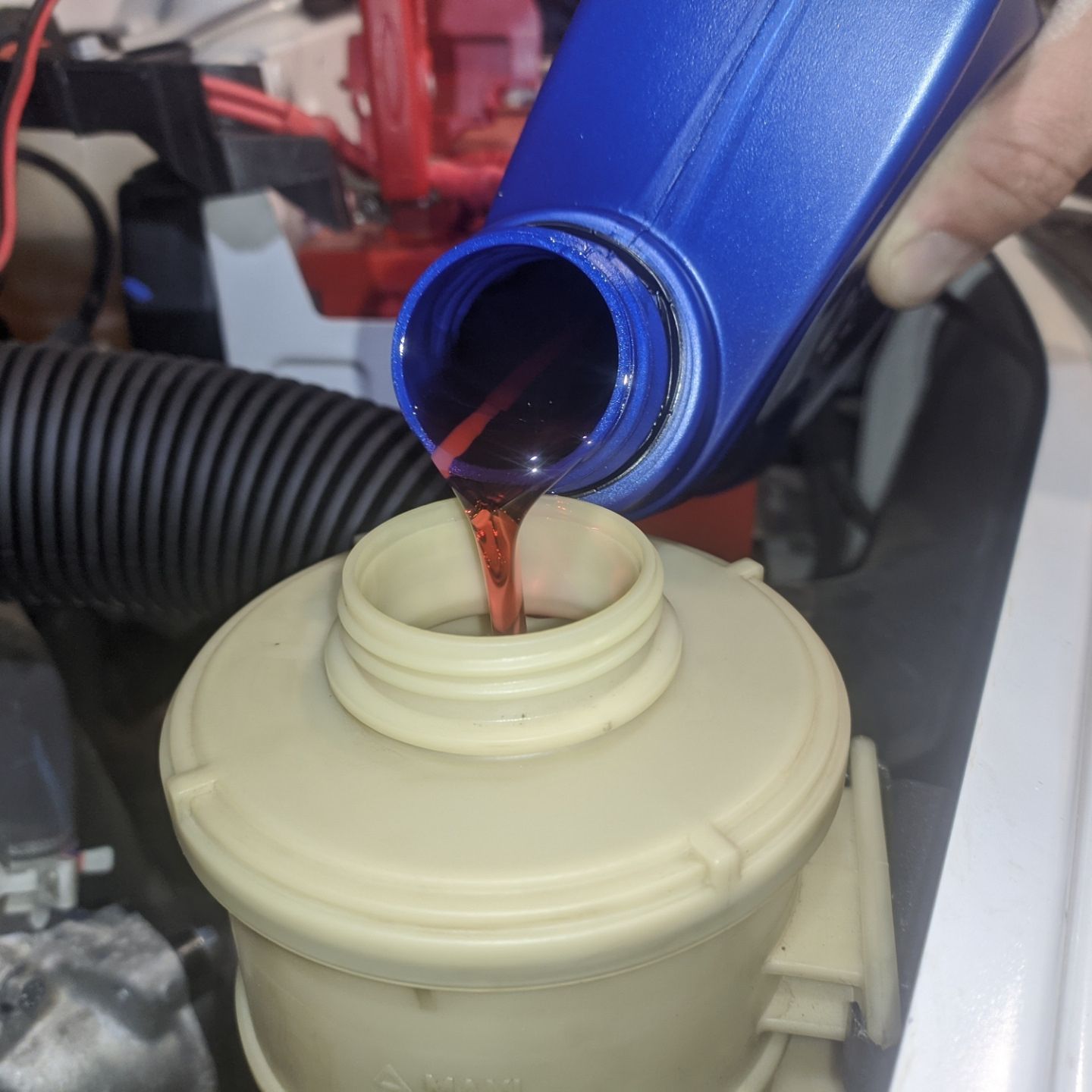 Замена жидкости ГУР с промывкой