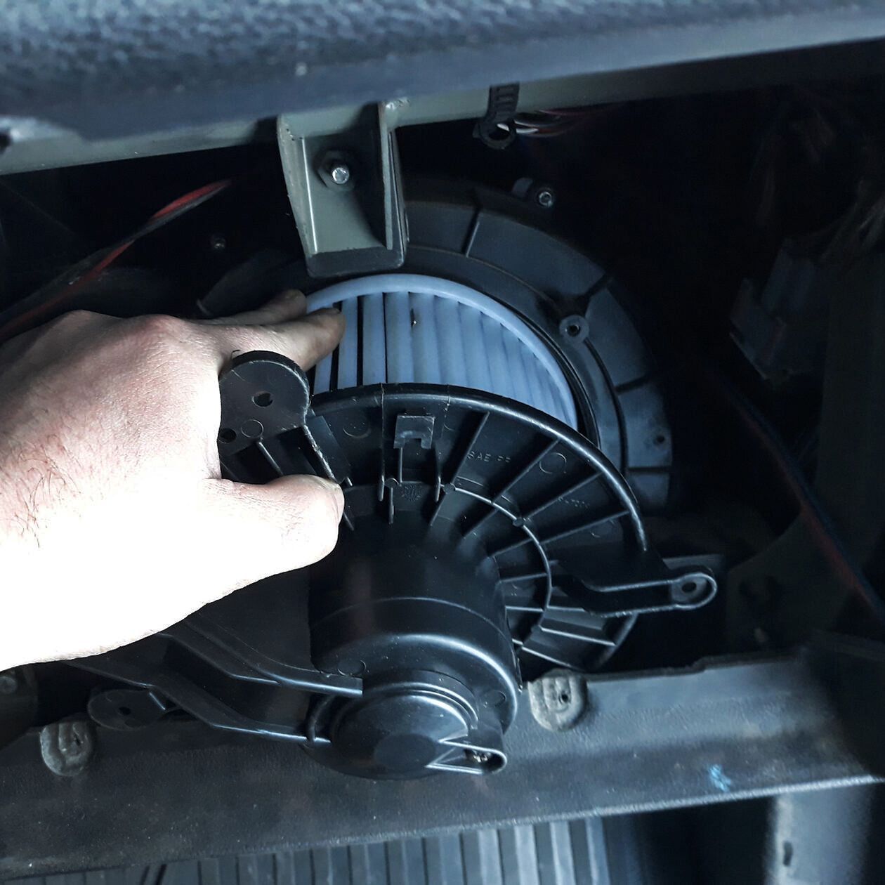 Замена вентилятора печки