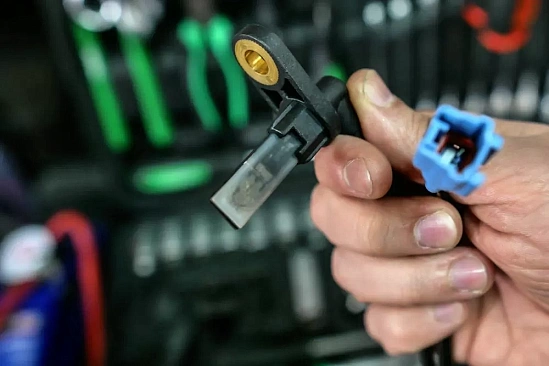 Замена датчика АБС