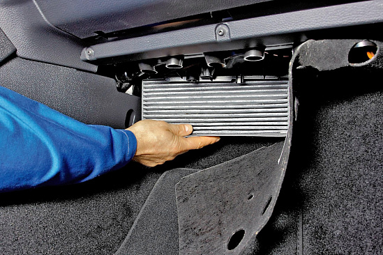 Замена салонного фильтра