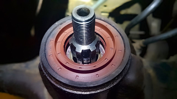 Замена сальника хвостовика