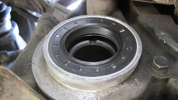 Замена сальника привода