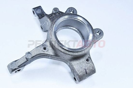 Кулак поворотный правый (без АБС)