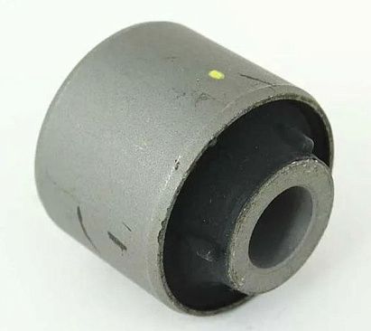 Сайлентблок рычага заднего поперечного (заднего, к кулаку, 4WD)